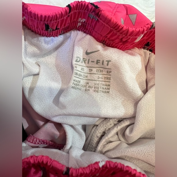 NIKE YOUTH GIRLS DRI-FIT SHORTS - SIZE XS - 3-4 YRS. - BLACK|PINK|WHITE - Picture 11 of 11